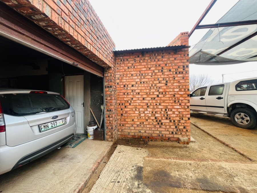 2 Bedroom Property for Sale in Bloemside 5 Free State